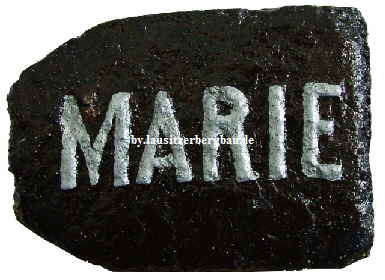 Marie Brikett halbstein Marie Brikett halbstein